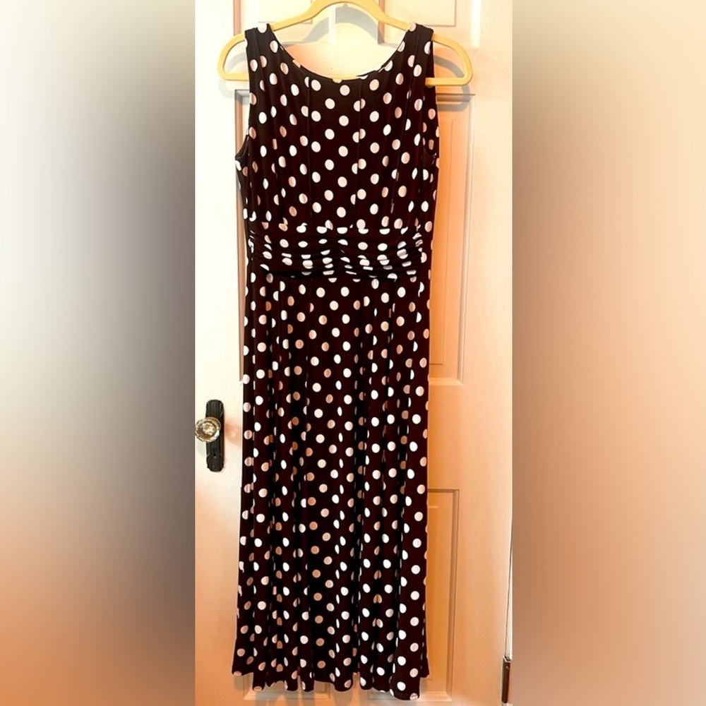 Beautiful Perceptions Sleeveless Brown/White Polka Dot Midi
Fit + Flare Dress